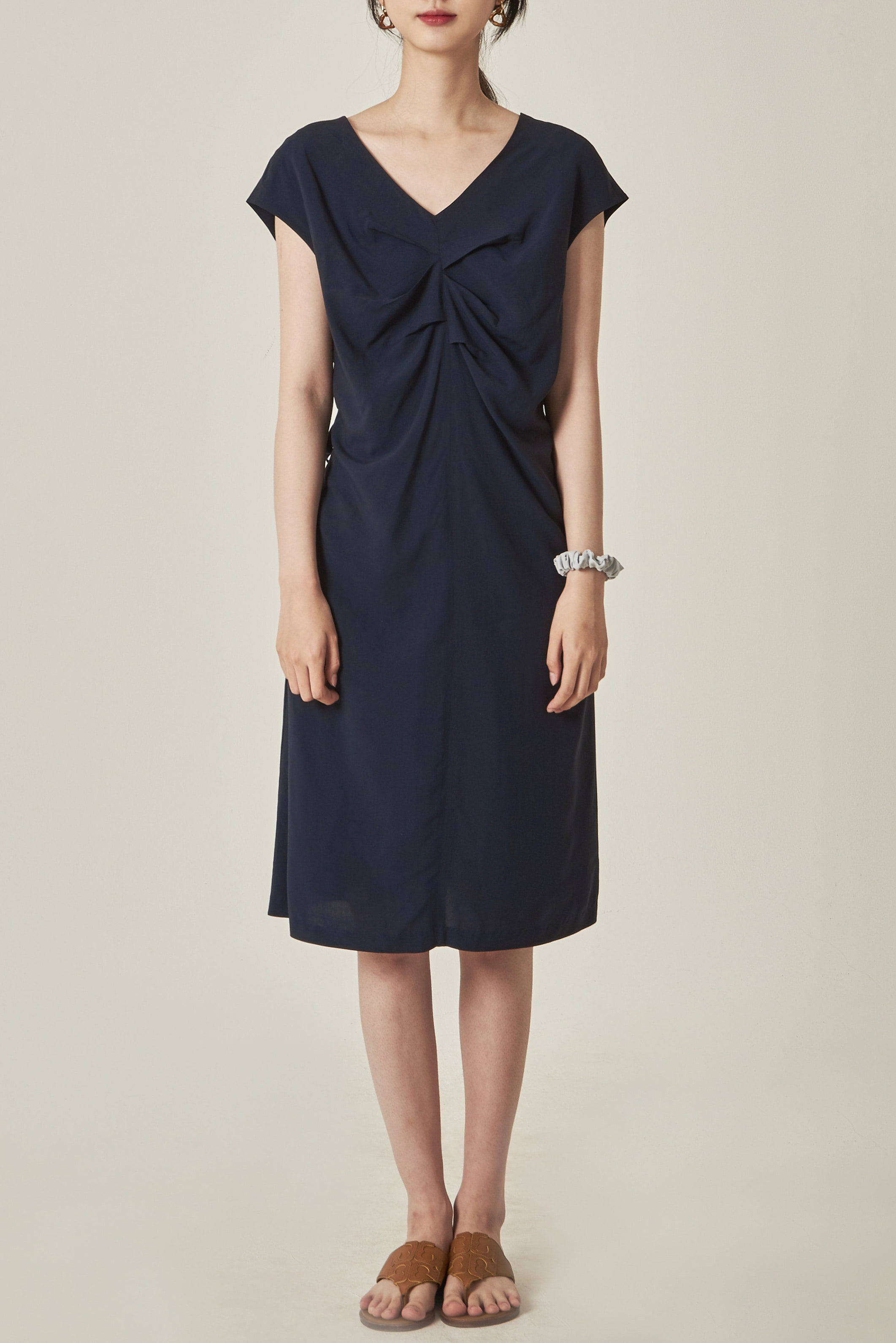 TENCEL FRONT PLEATED DRESS-navy, 혜영킴, HYEYEONG KIM designer brand