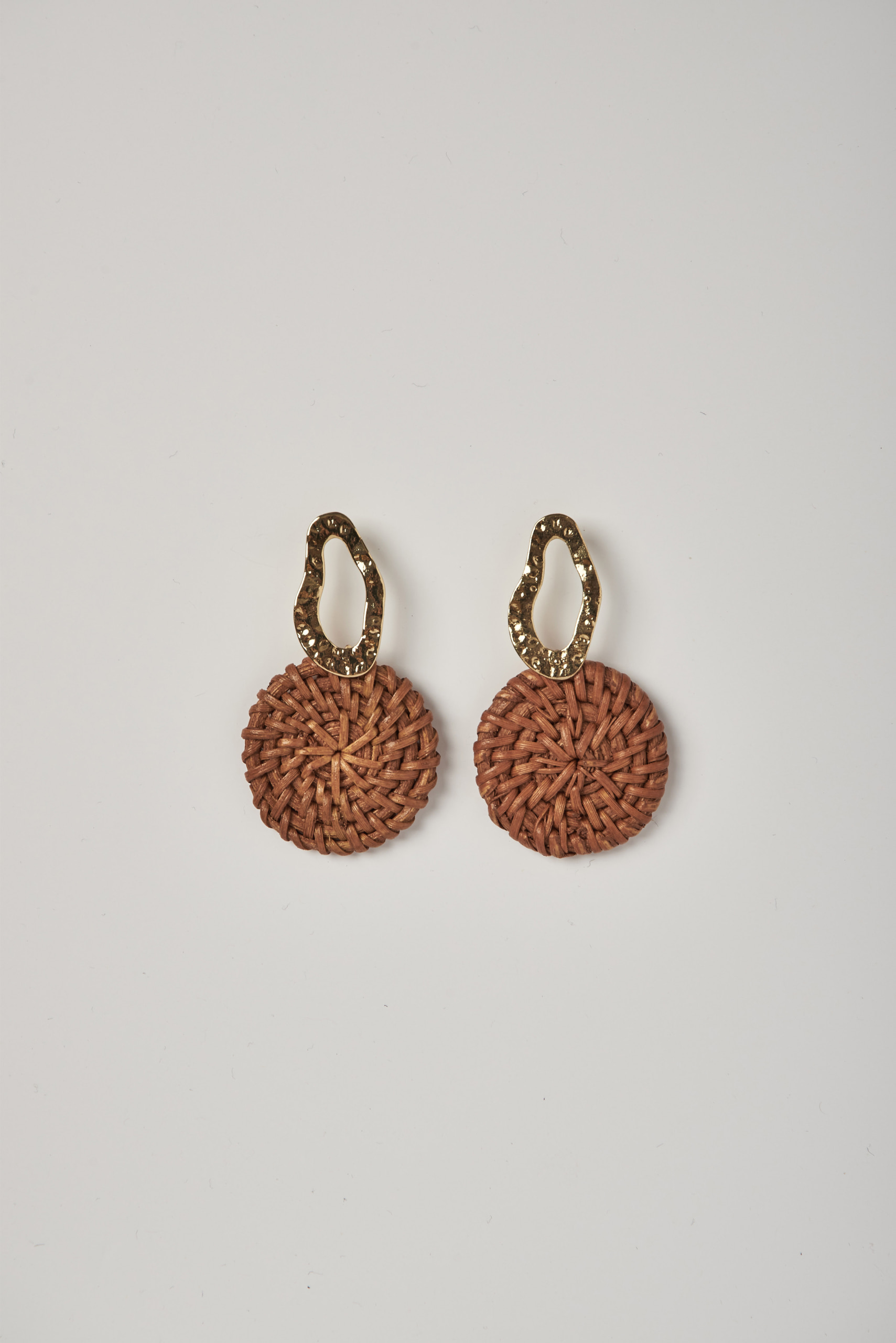 Textured circle rattan earrings